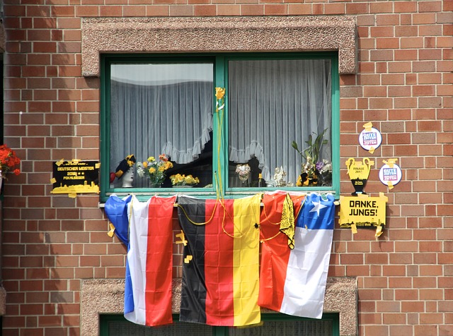 通过法律手 通过法律手